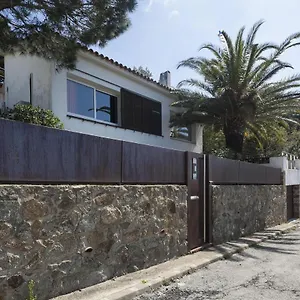 House Vista Bella , Roses Espagne